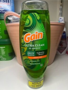 Gain EZ-squeeze dish soap 24.3fl oz